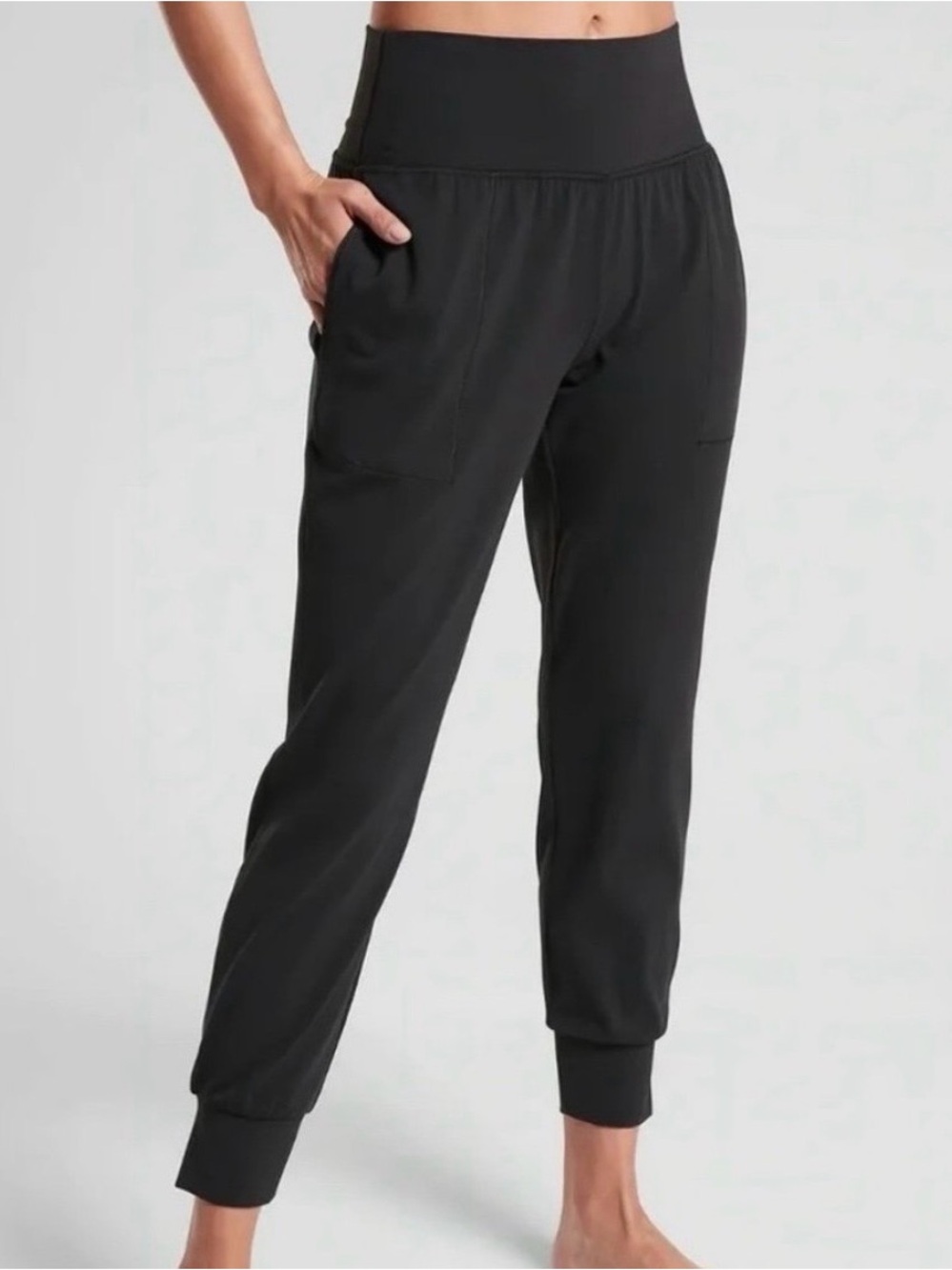 Athleta Cruise Joggers Size 6 in Black Powervita